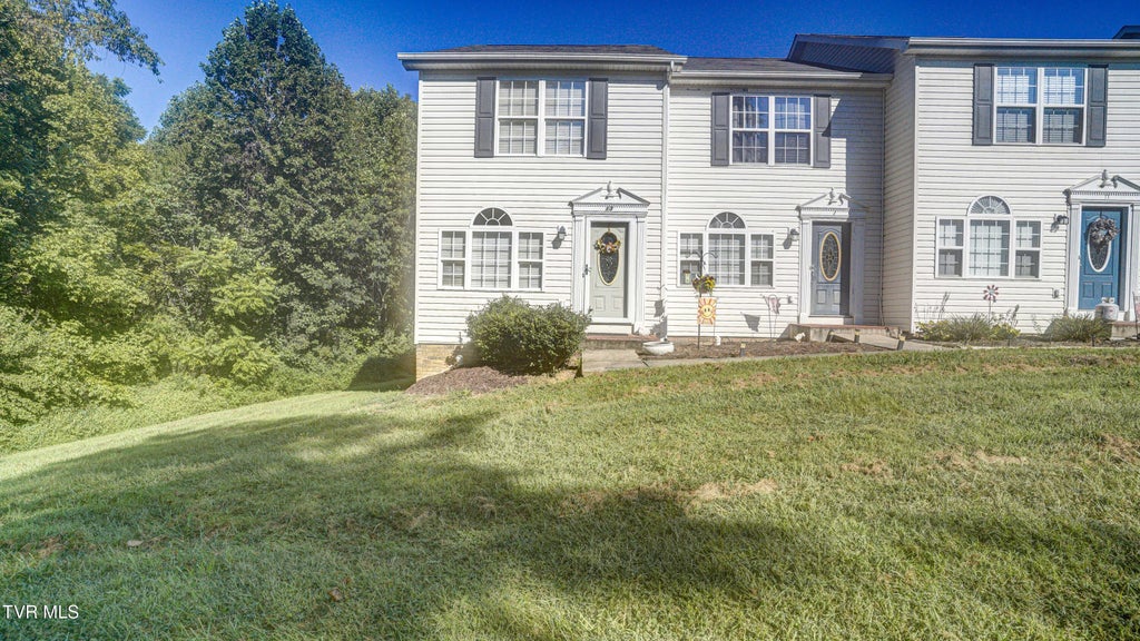 Photo of 198 Amanda Lane #Apt 13, Bristol, TN 37620 (MLS # 10000426)