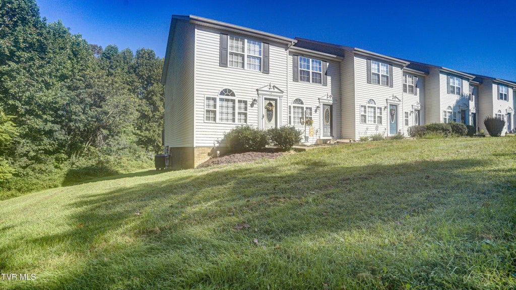 Photo of 198 Amanda Lane #Apt 13, Bristol, TN 37620 (MLS # 10000426)