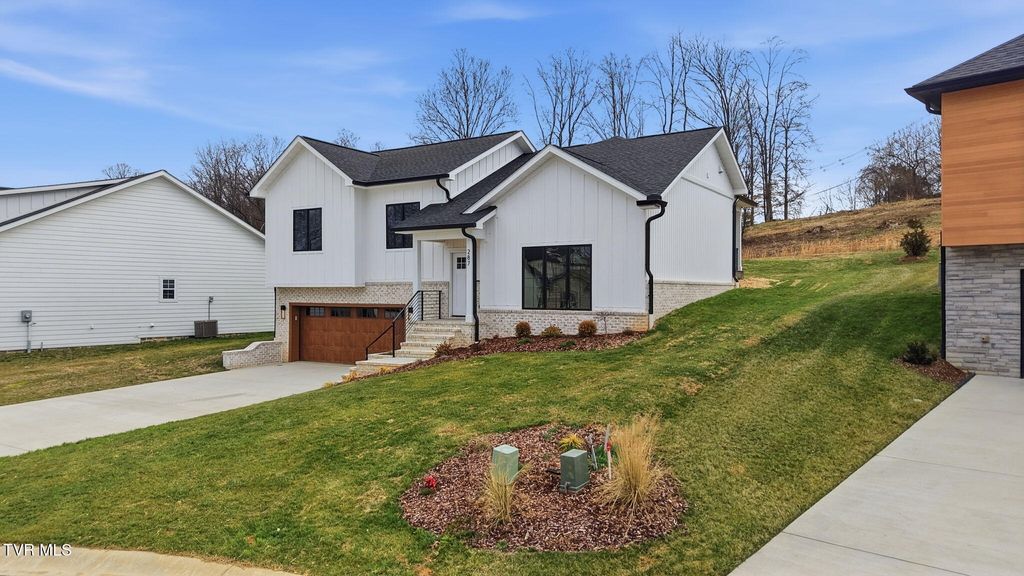 Photo of 287 Winston Place, Johnson City, TN 37615 (MLS # 9990601)