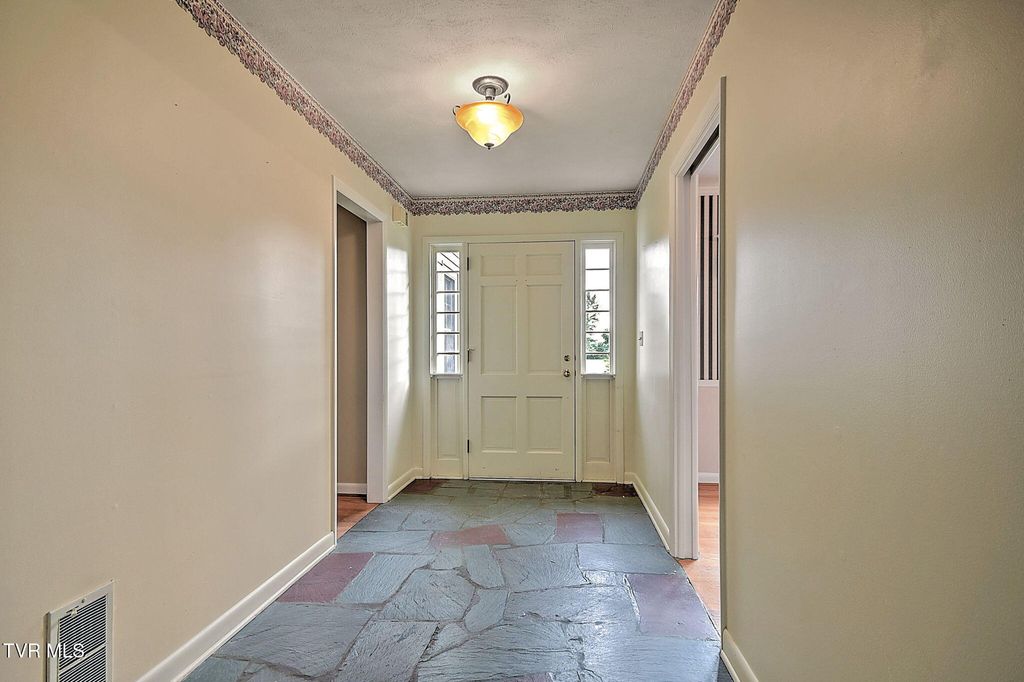 Photo of 1711 Brentwood Drive, Greeneville, TN 37743 (MLS # 9998393)