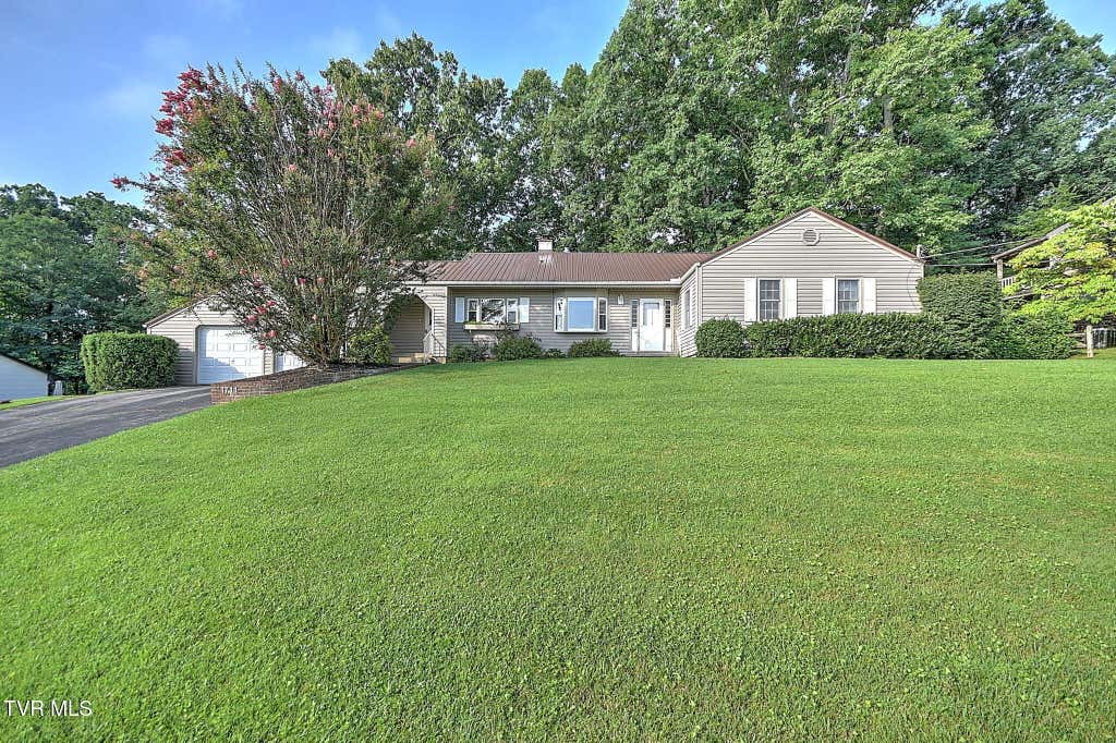 Photo of 1711 Brentwood Drive, Greeneville, TN 37743 (MLS # 9998393)