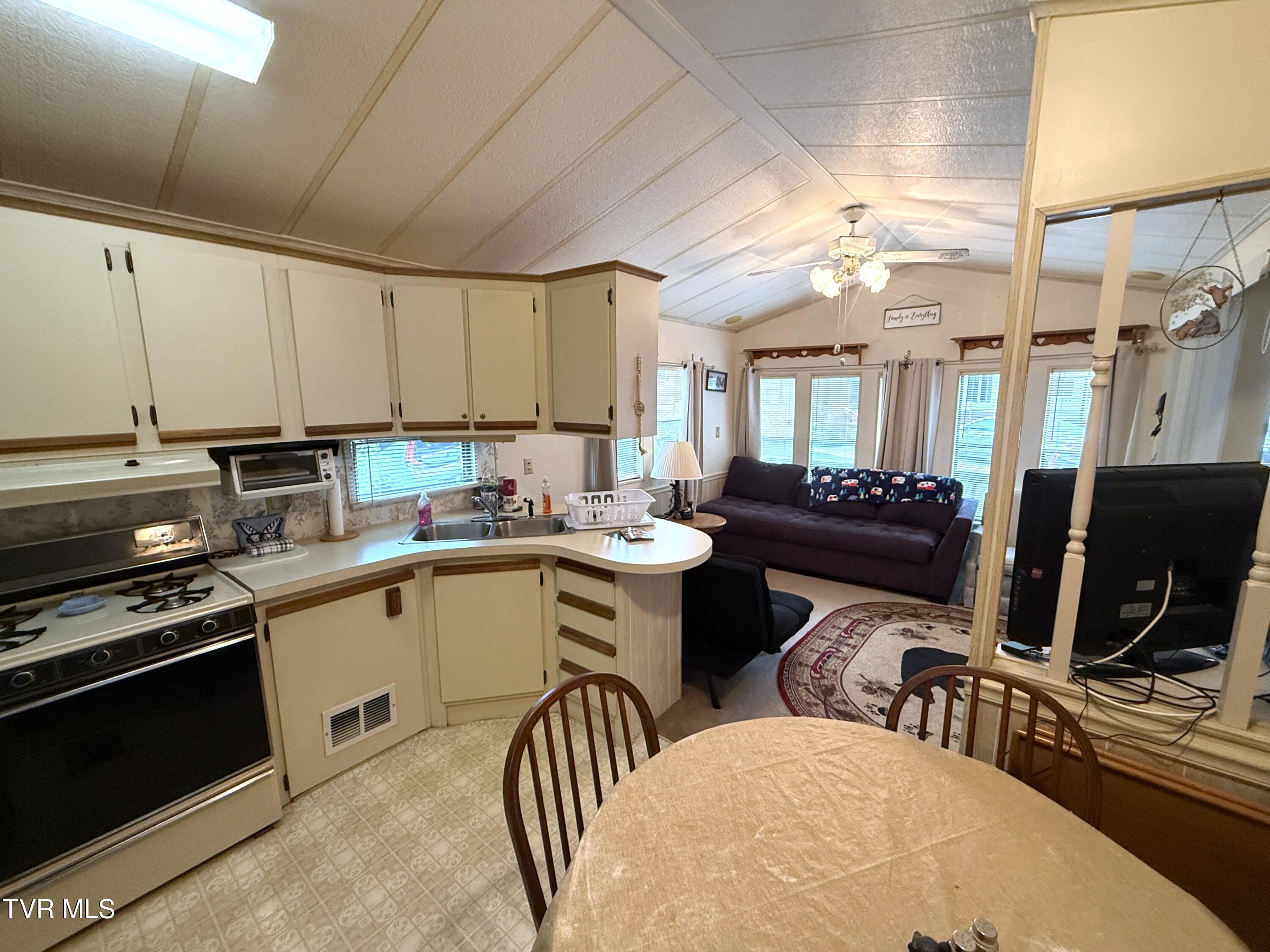 5355 East Parkway, Cosby, Tennessee image 7