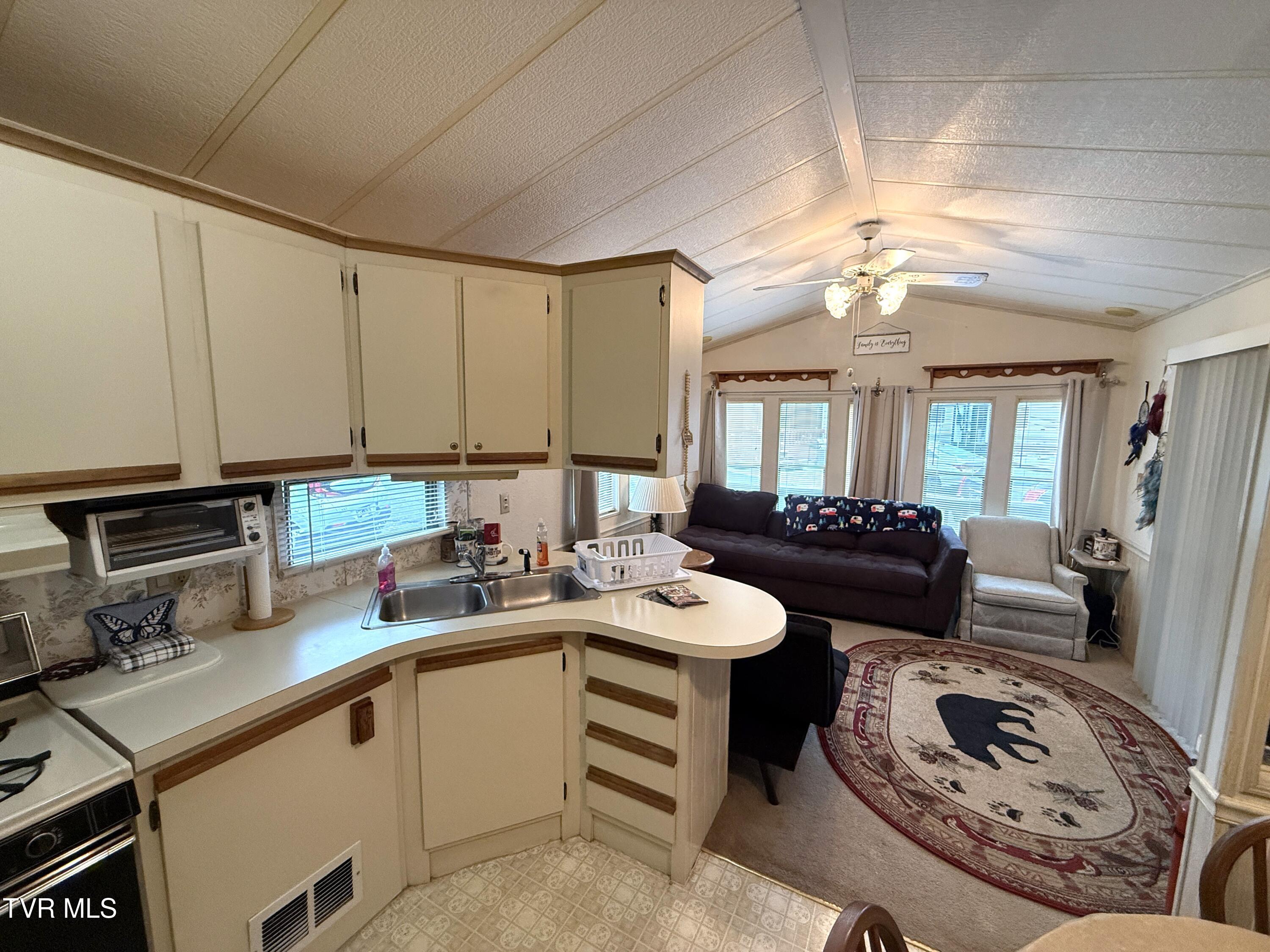 5355 East Parkway, Cosby, Tennessee image 6
