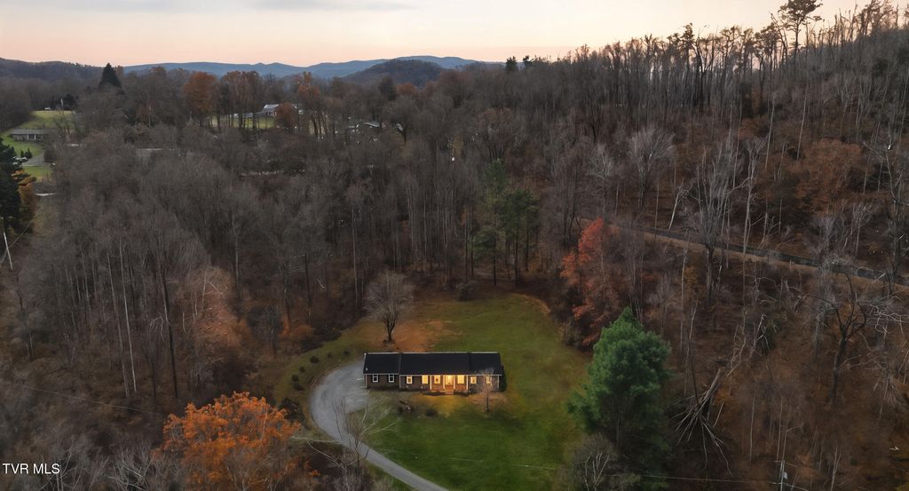 Photo of 8412 Courtland Road, Wise, VA 24293 (MLS # 9988526)