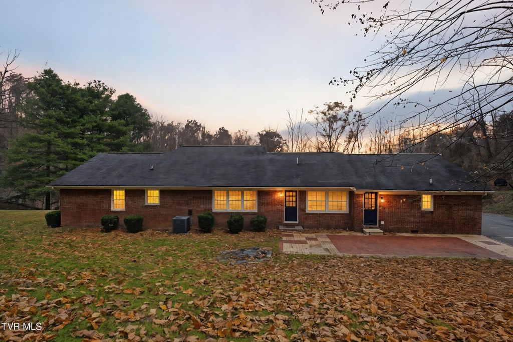Photo of 8412 Courtland Road, Wise, VA 24293 (MLS # 9988526)