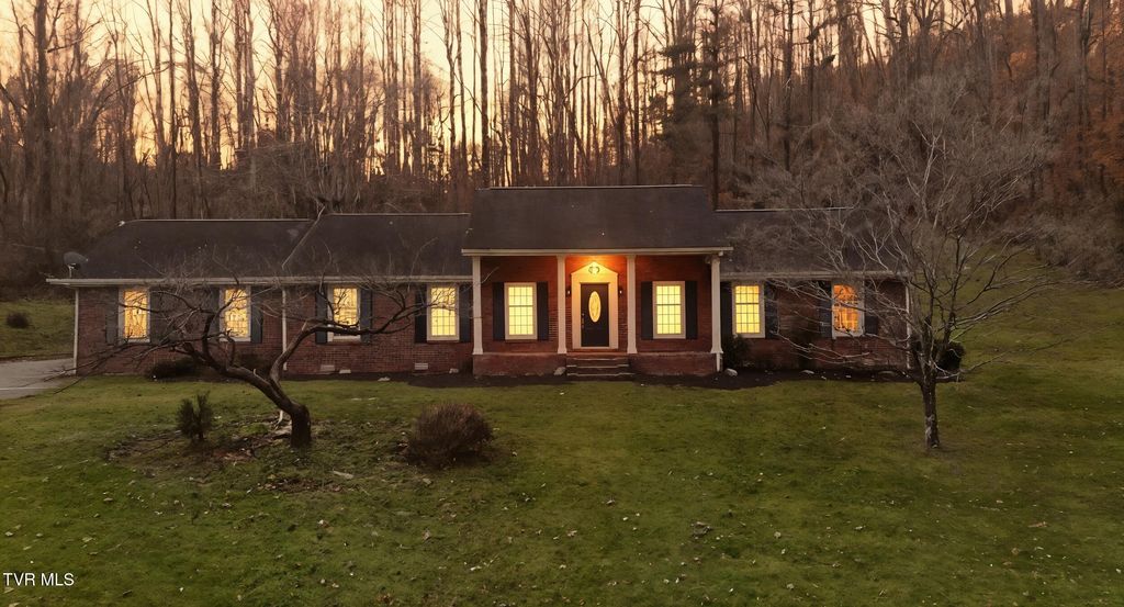 Photo of 8412 Courtland Road, Wise, VA 24293 (MLS # 9988526)