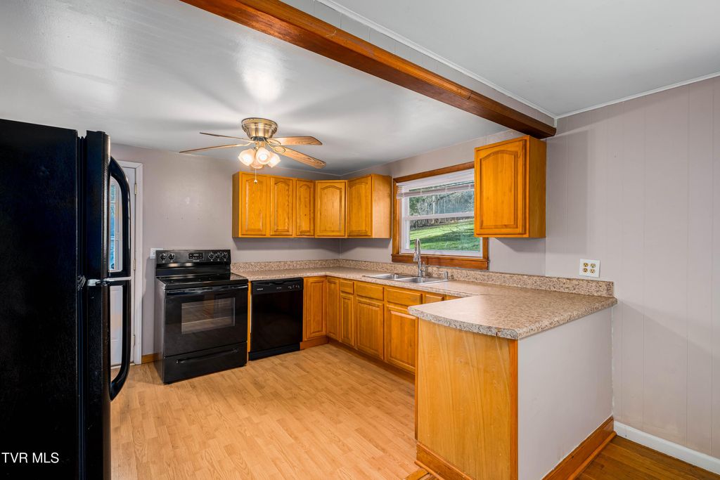 Photo of 722 Beidleman Creek Road, Bristol, TN 37620 (MLS # 9989472)