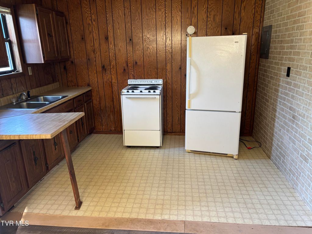 Photo of 117 Shenandoah Drive #13, Johnson City, TN 37604 (MLS # 9987691)