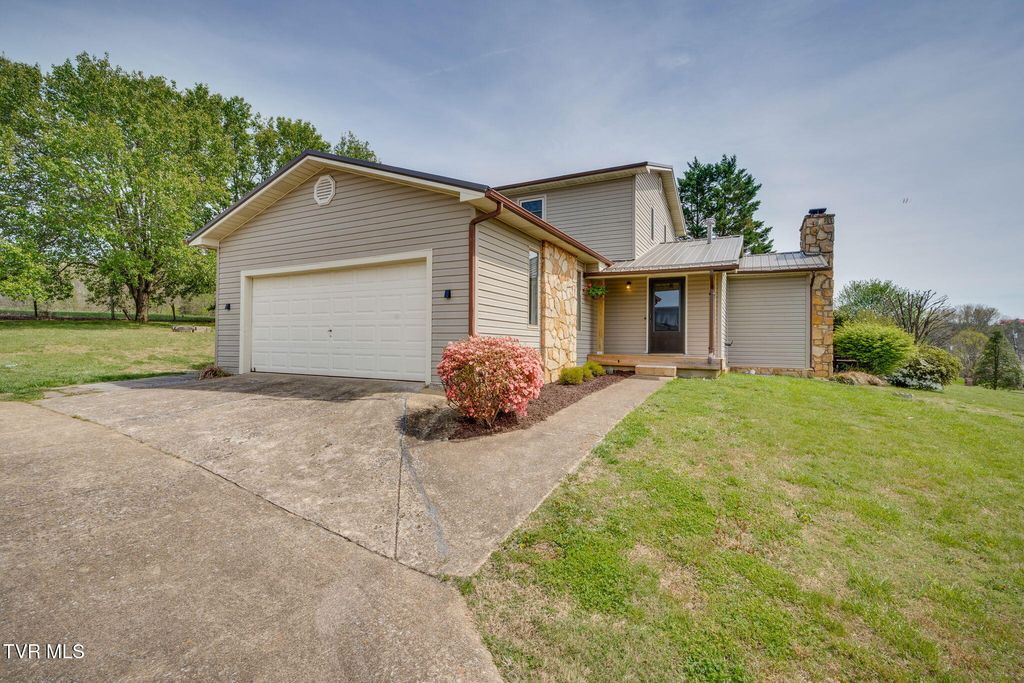 Photo of 231 Rivergate Manor, Rogersville, TN 37857 (MLS # 9993620)