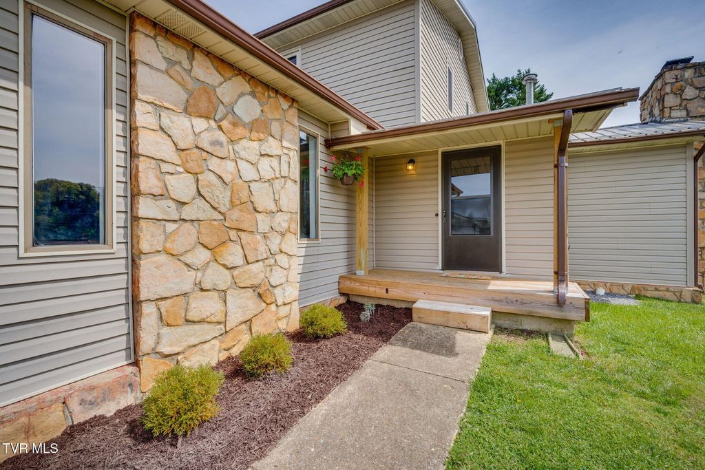 Photo of 231 Rivergate Manor, Rogersville, TN 37857 (MLS # 9993620)