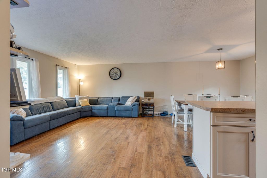 Photo of 1025 Amersham Road, Kingsport, TN 37660 (MLS # 9990131)