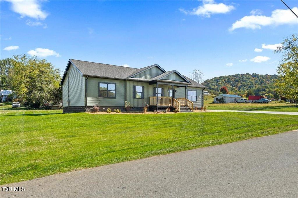 Photo of 105 Bishop Hollow Road, Elizabethton, TN 37643 (MLS # 9987472)