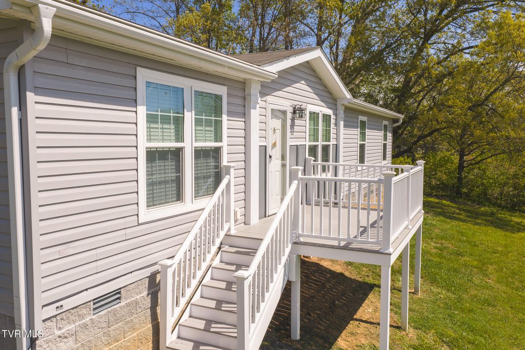 Photo of 152 Keisling Road, Bybee, TN 37713 (MLS # 9994530)