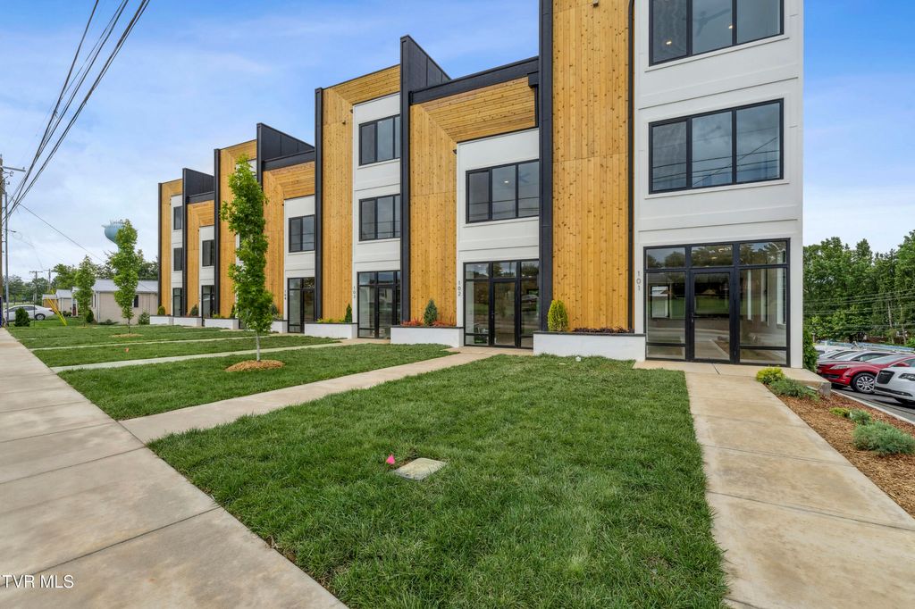 Photo of 1533 Pactolas Road #107, Johnson City, TN 37604 (MLS # 9982003)