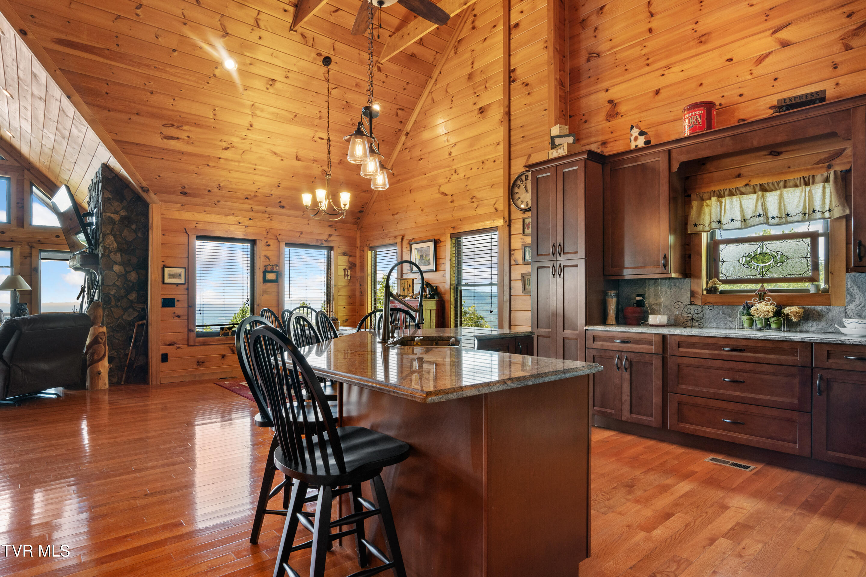 316 Reflections Pt Trail