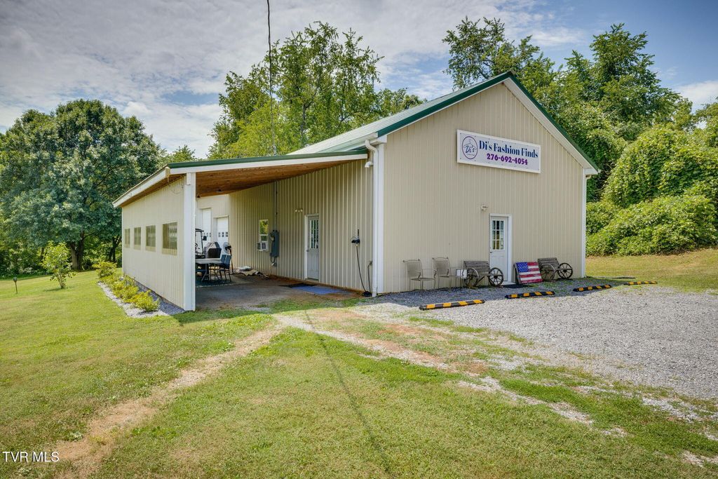 Photo of 2588 Carters Valley Road, Surgoinsville, TN 37873 (MLS # 9991889)