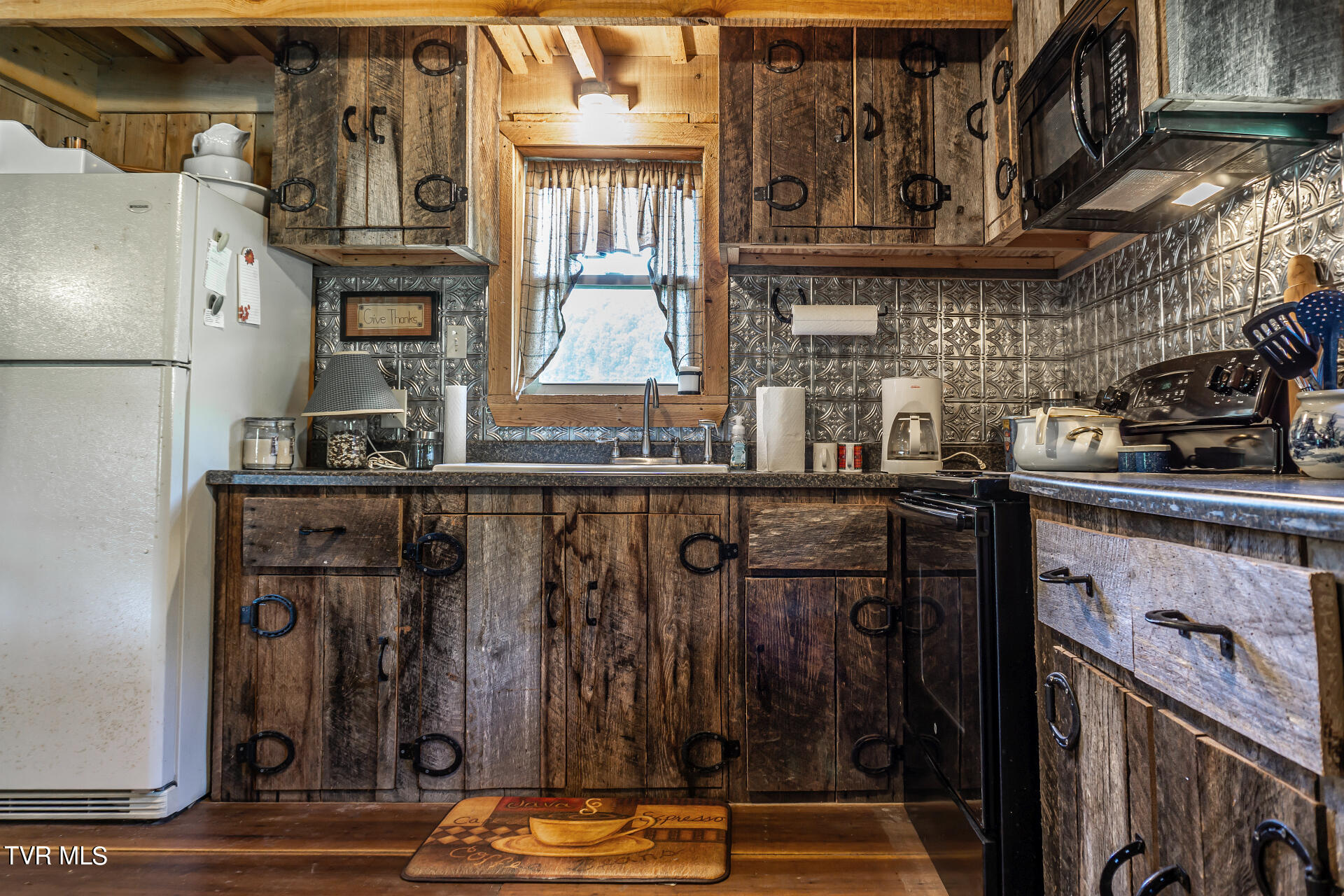 868 Caney Valley Loop, Surgoinsville, Tennessee image 18