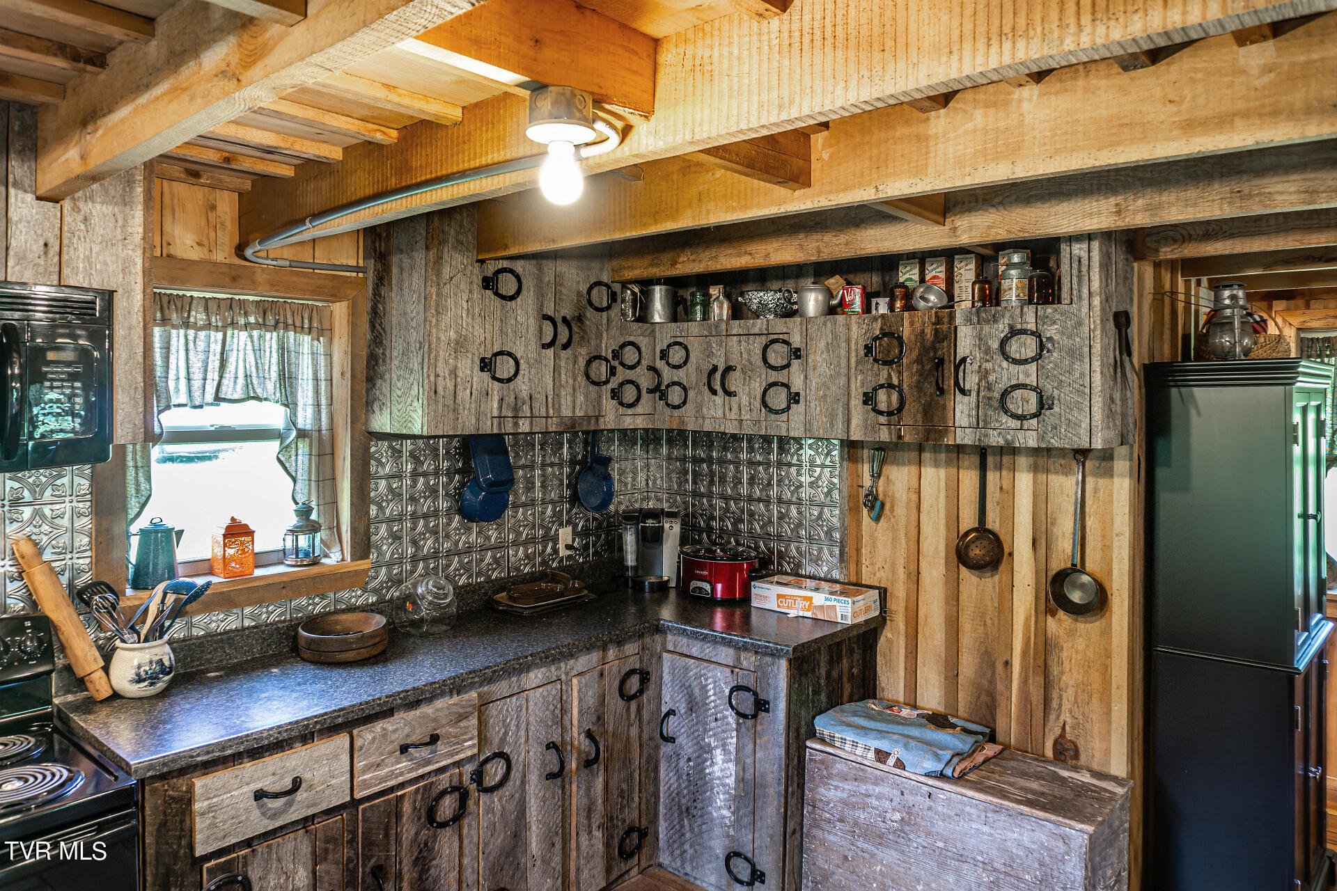 868 Caney Valley Loop, Surgoinsville, Tennessee image 17