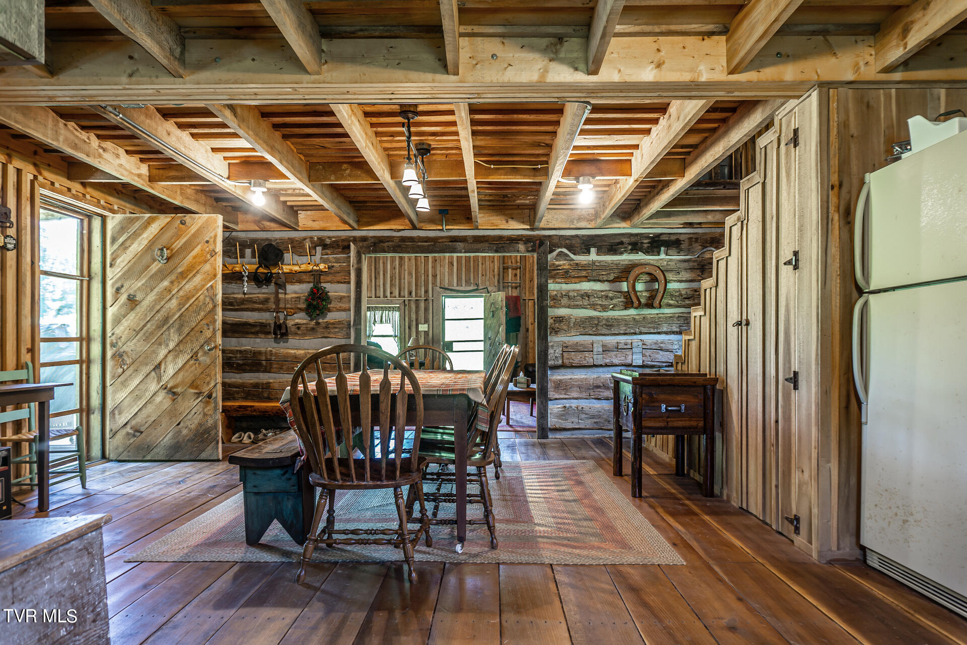 868 Caney Valley Loop, Surgoinsville, Tennessee image 14