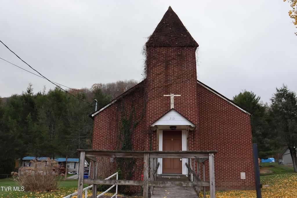 Photo of 313 Kentucky Avenue, Norton, VA 24273 (MLS # 9973294)