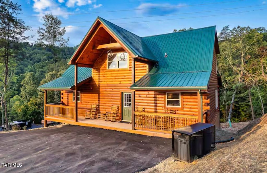 Photo of 848 String Run Way #Lot 25, Pigeon Forge, TN 37863 (MLS # 9981875)