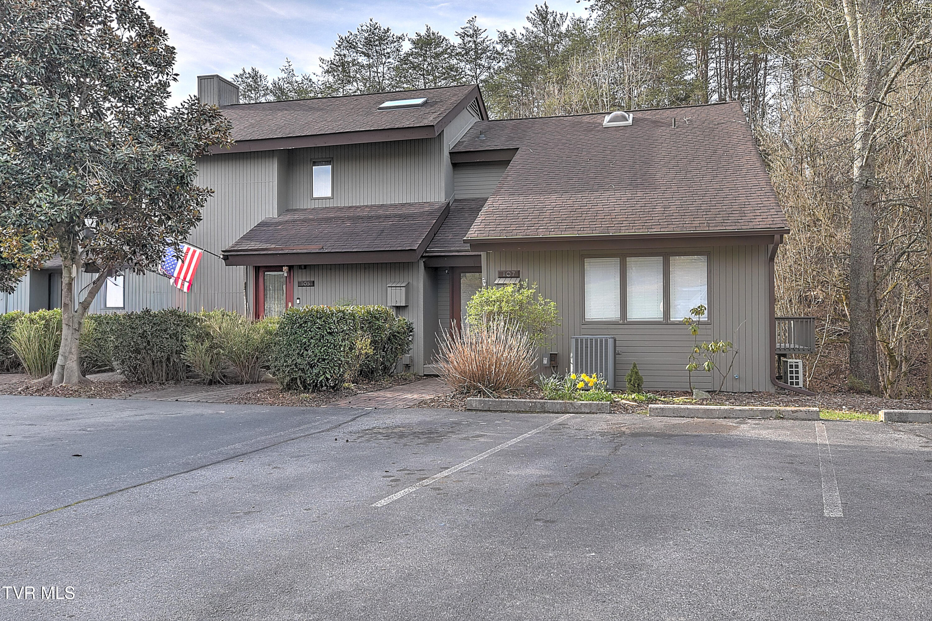 107 Willowbrook Drive