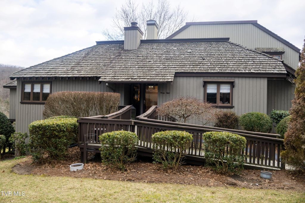 Photo of 98 Periwinkle Place, Kingsport, TN 37660 (MLS # 9990325)