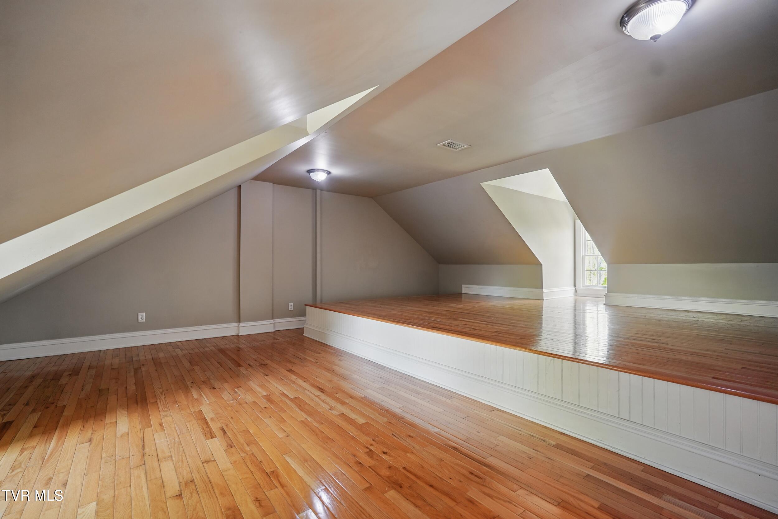 500 Ridge Avenue, Norton, Virginia image 37