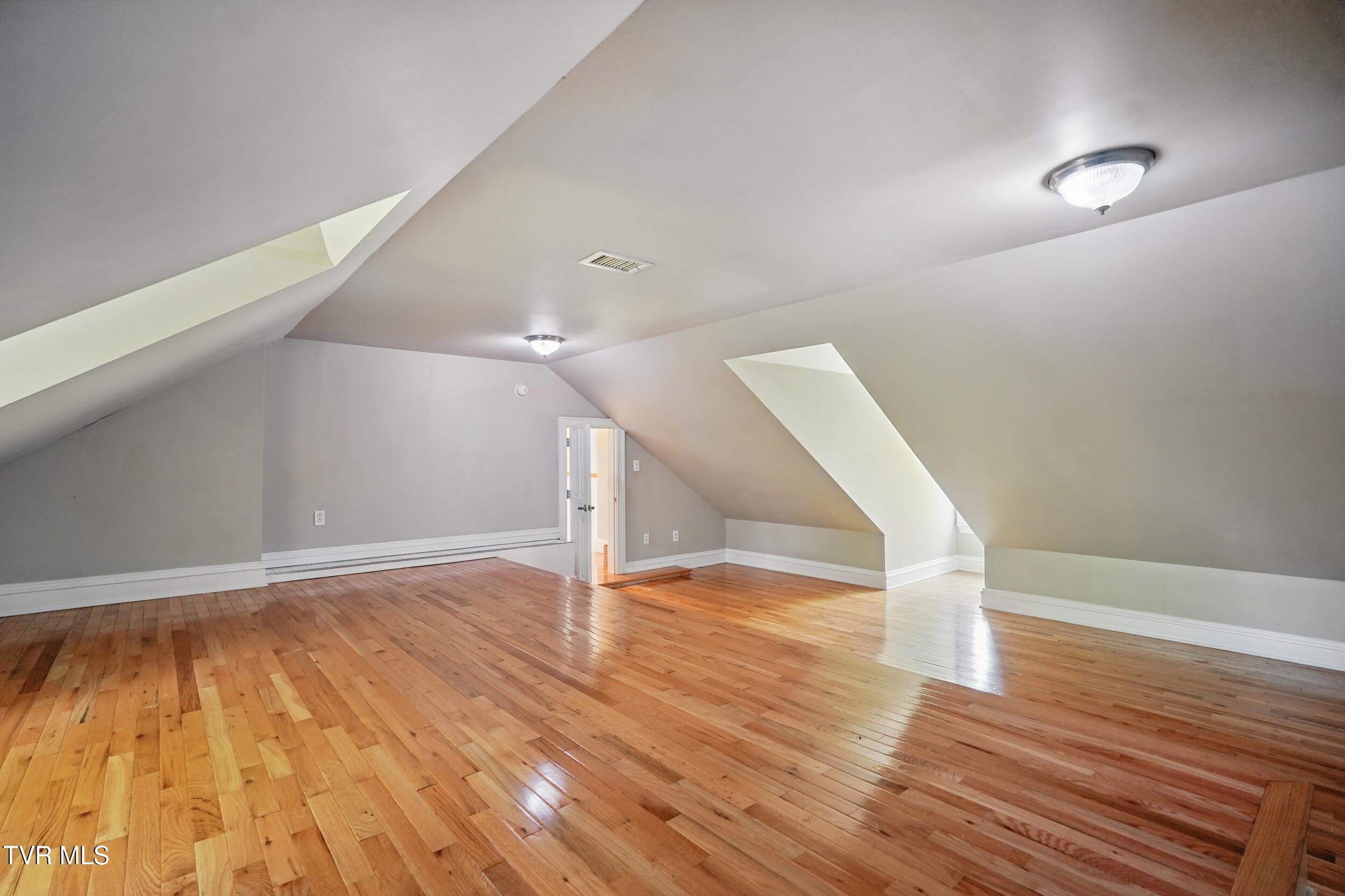 500 Ridge Avenue, Norton, Virginia image 38