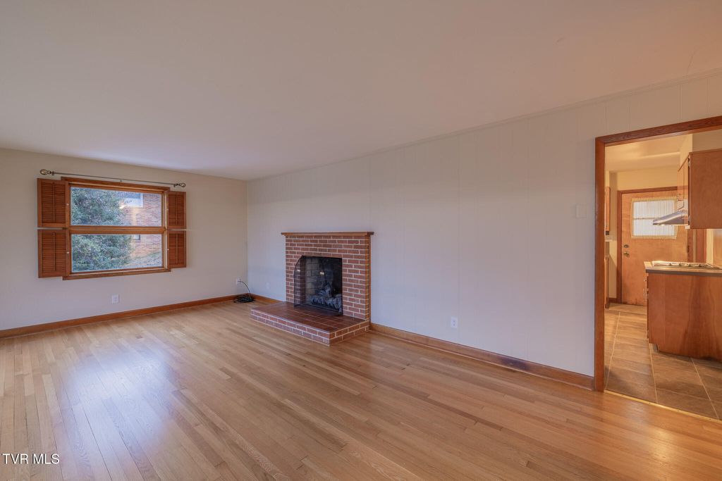 Photo of 532 Bays View Rd Rd, Kingsport, TN 37660 (MLS # 9989419)