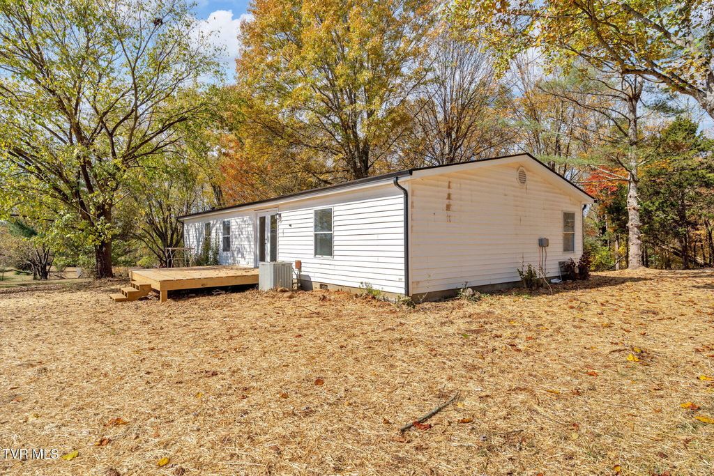 Photo of 447 Bayhill Drive, Piney Flats, TN 37686 (MLS # 9987907)