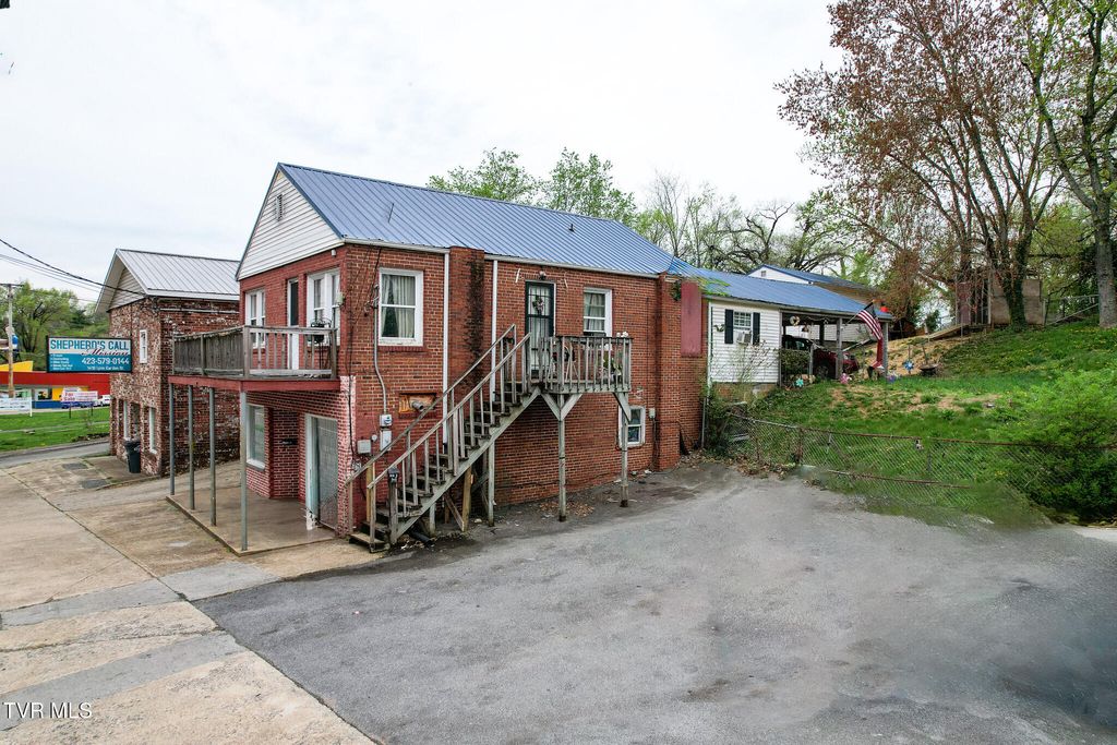 Photo of 1416 Lynn Garden Drive, Kingsport, TN 37665 (MLS # 9978398)