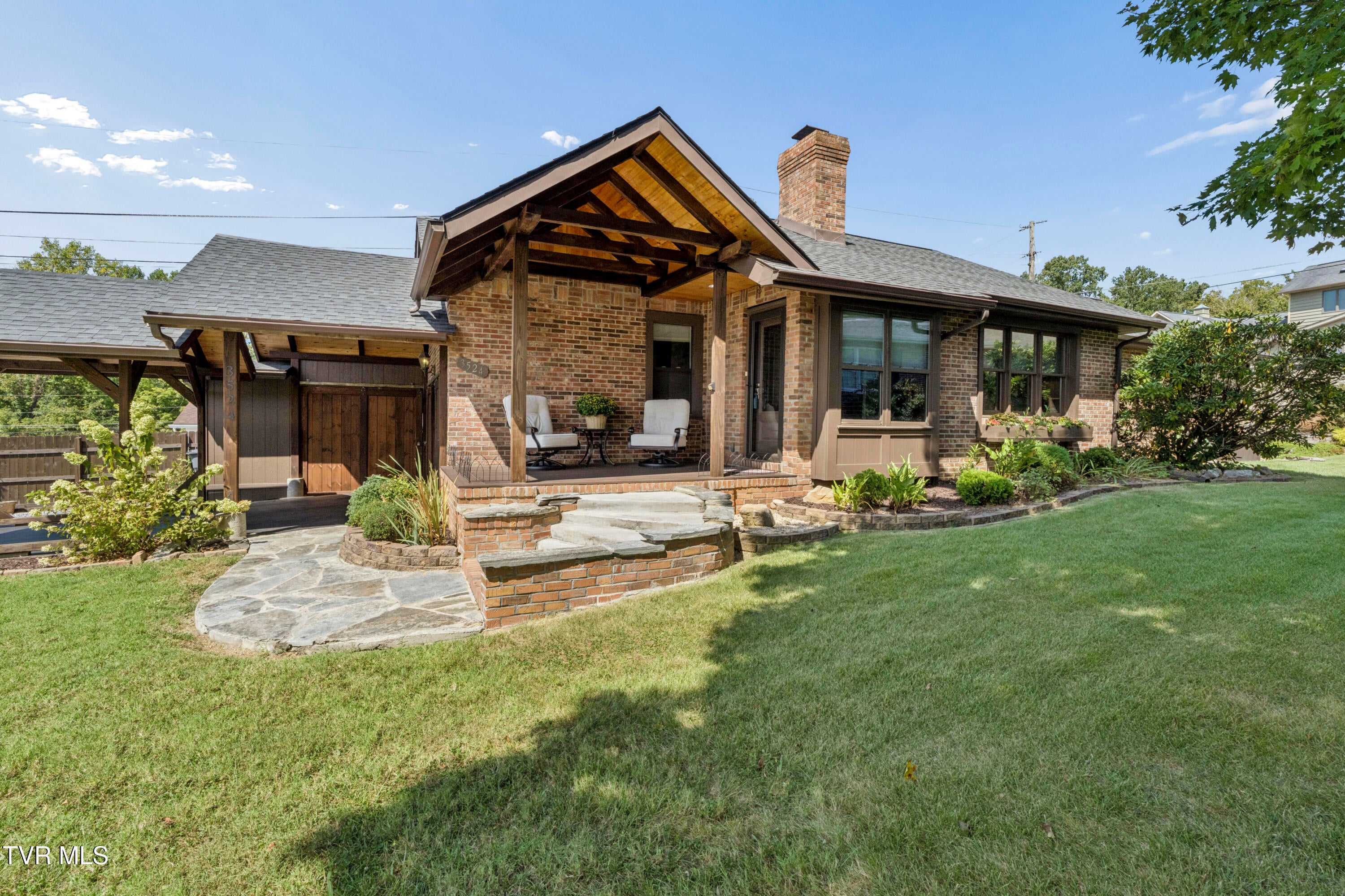 3524 Pinewood Place