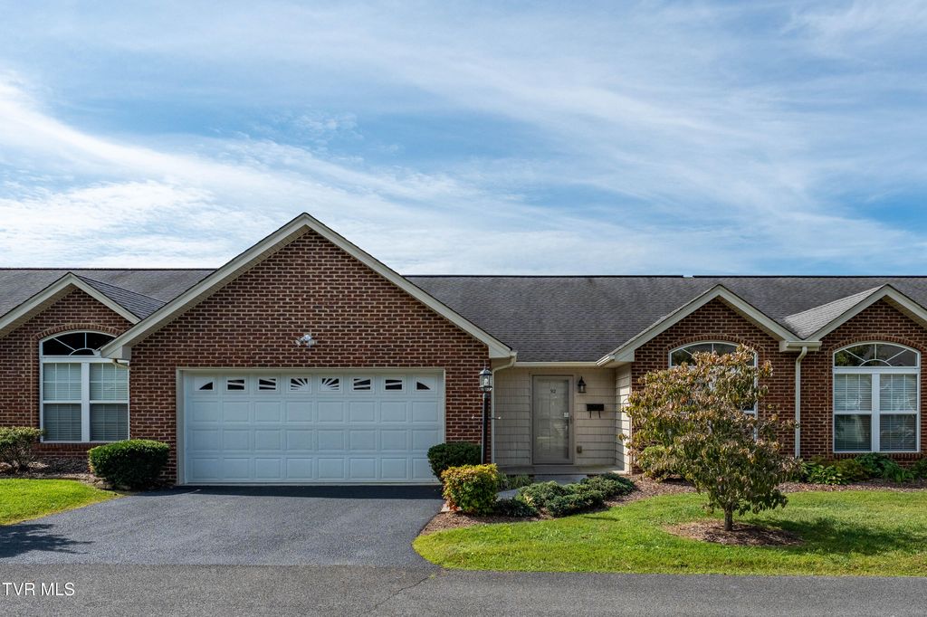 Photo of 92 Boone Hill Court #92, Johnson City, TN 37615 (MLS # 9985946)