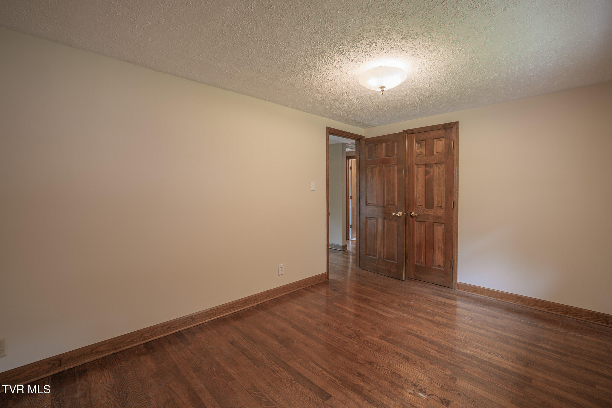 524 Cherokee Drive, Mount Carmel, Tennessee image 5