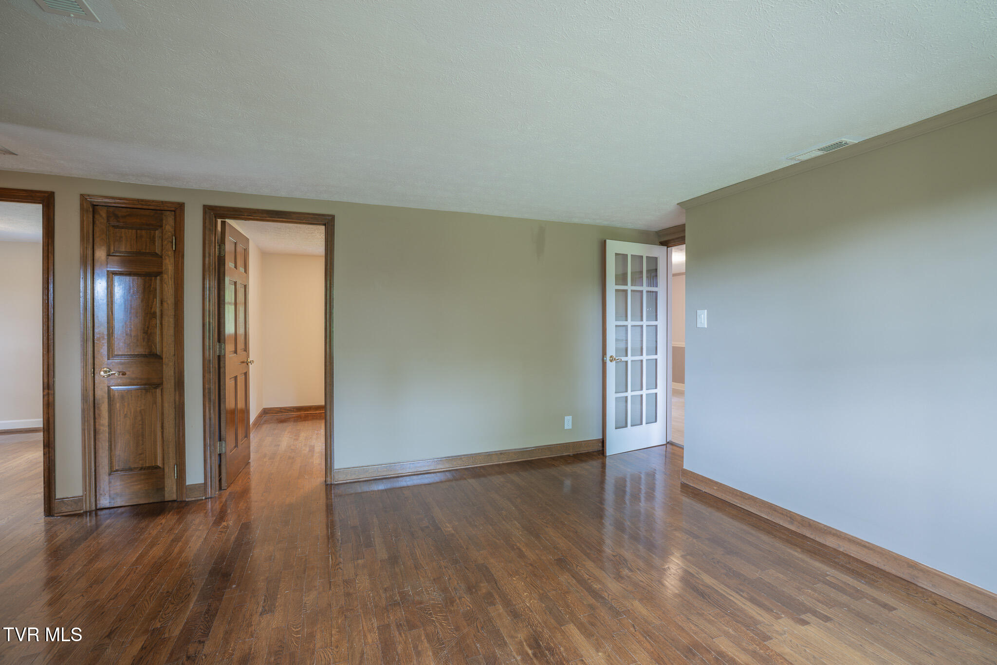 524 Cherokee Drive, Mount Carmel, Tennessee image 2