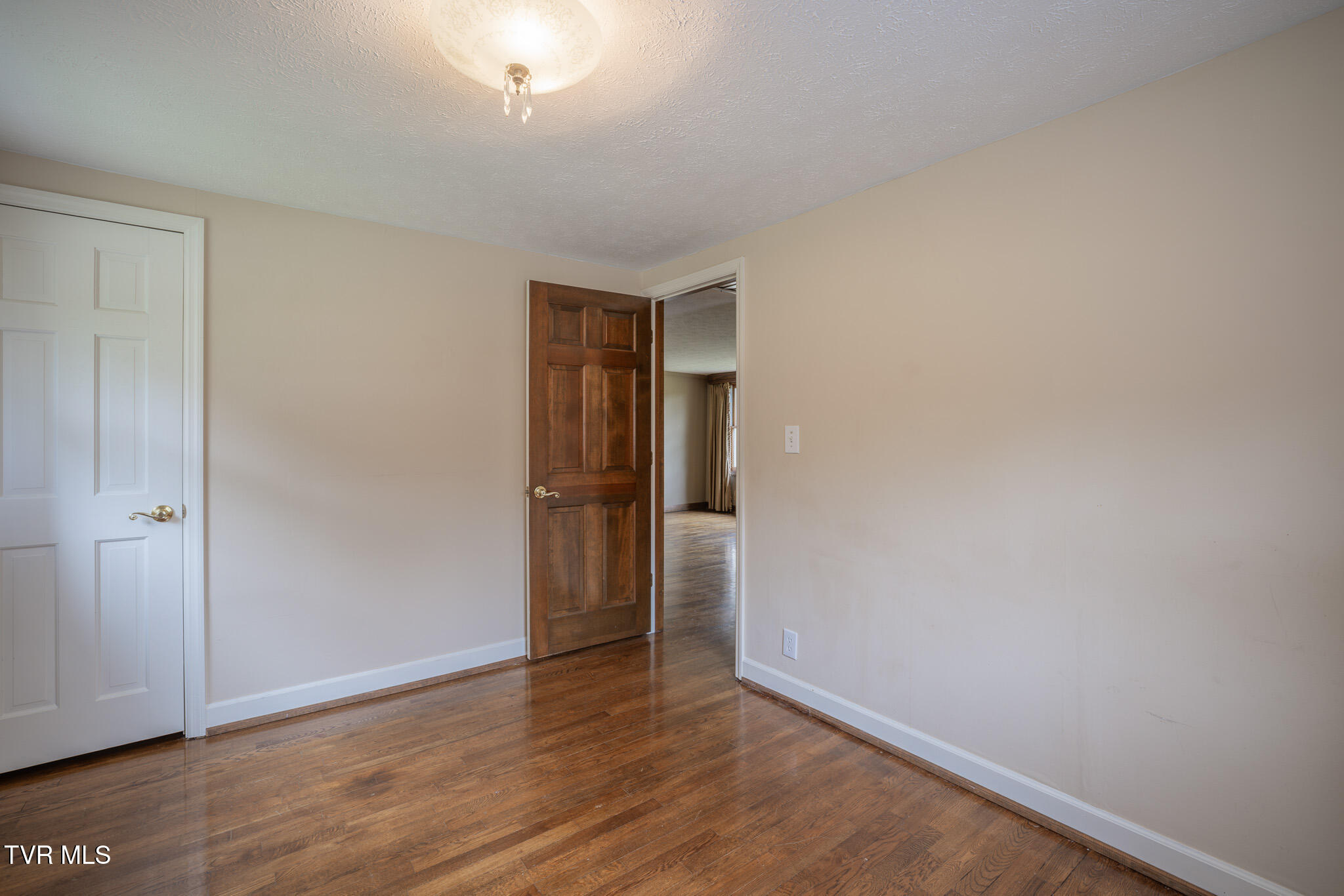 524 Cherokee Drive, Mount Carmel, Tennessee image 7