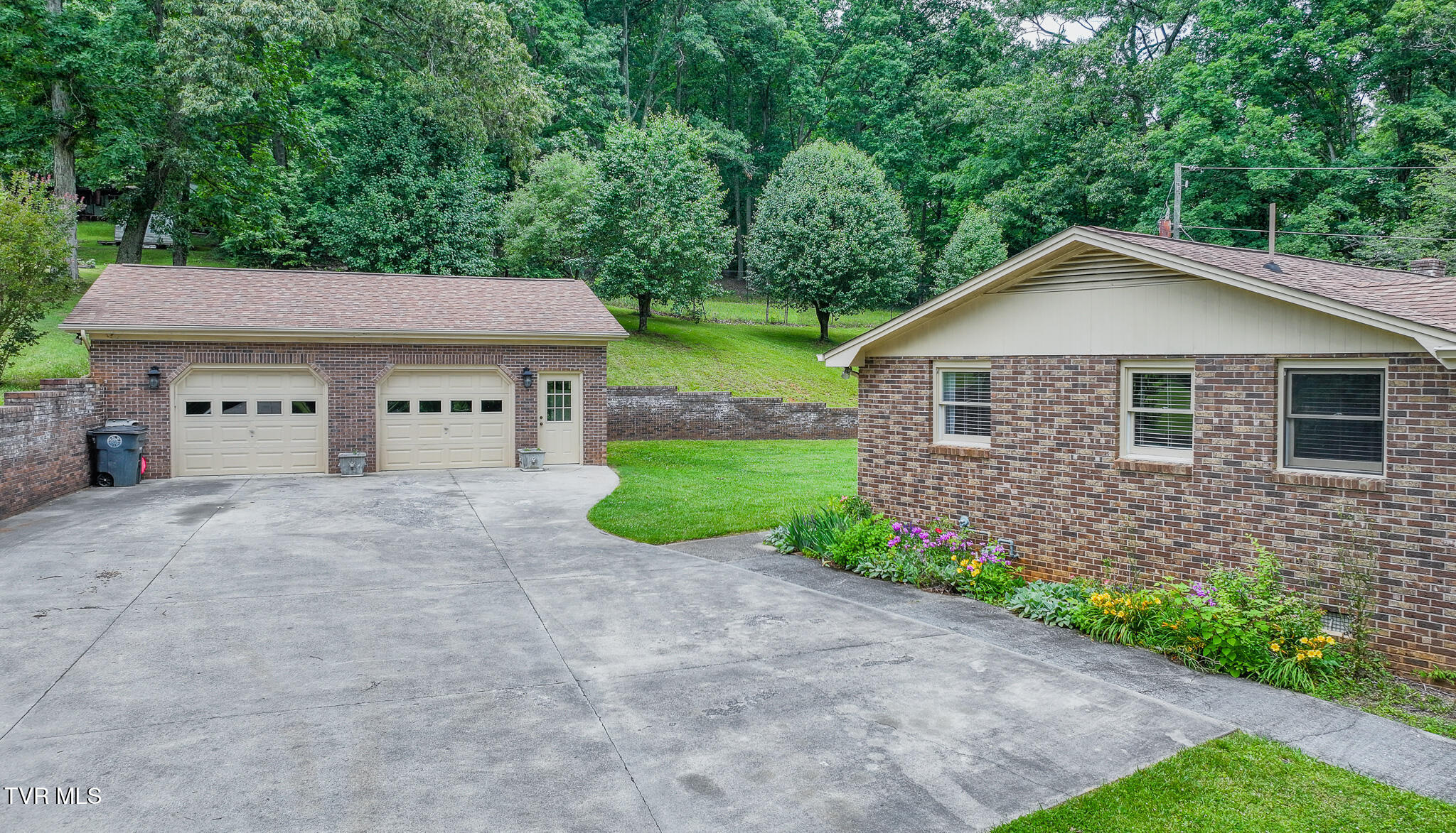 524 Cherokee Drive, Mount Carmel, Tennessee image 33