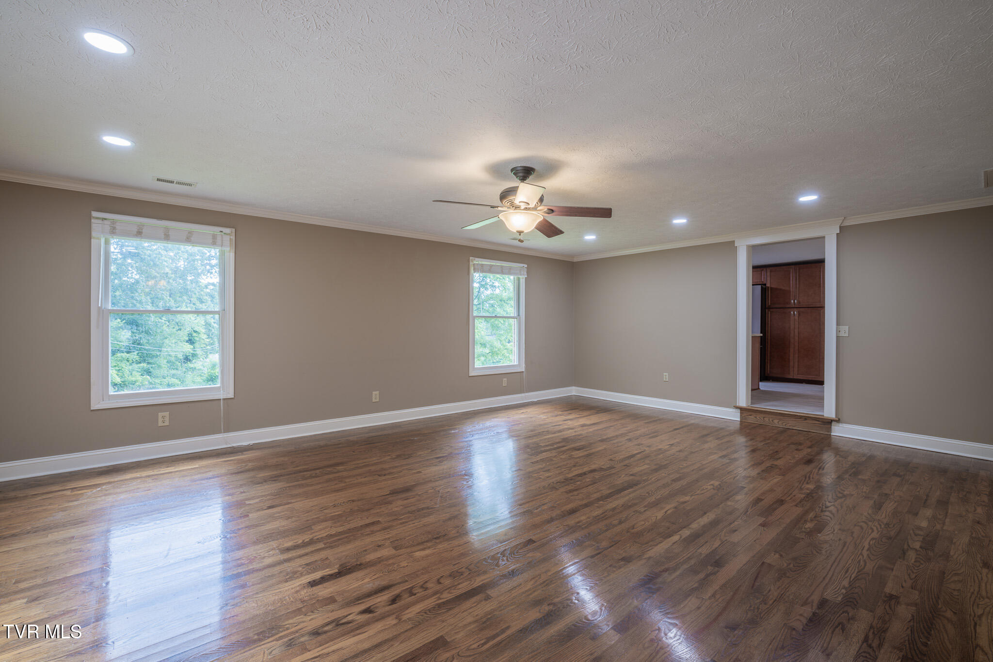 524 Cherokee Drive, Mount Carmel, Tennessee image 22
