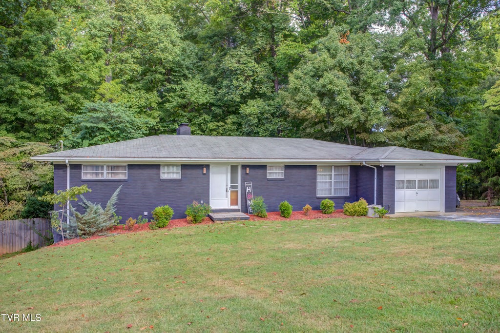 Photo of 3942 Skyland Drive, Kingsport, TN 37664 (MLS # 10000685)