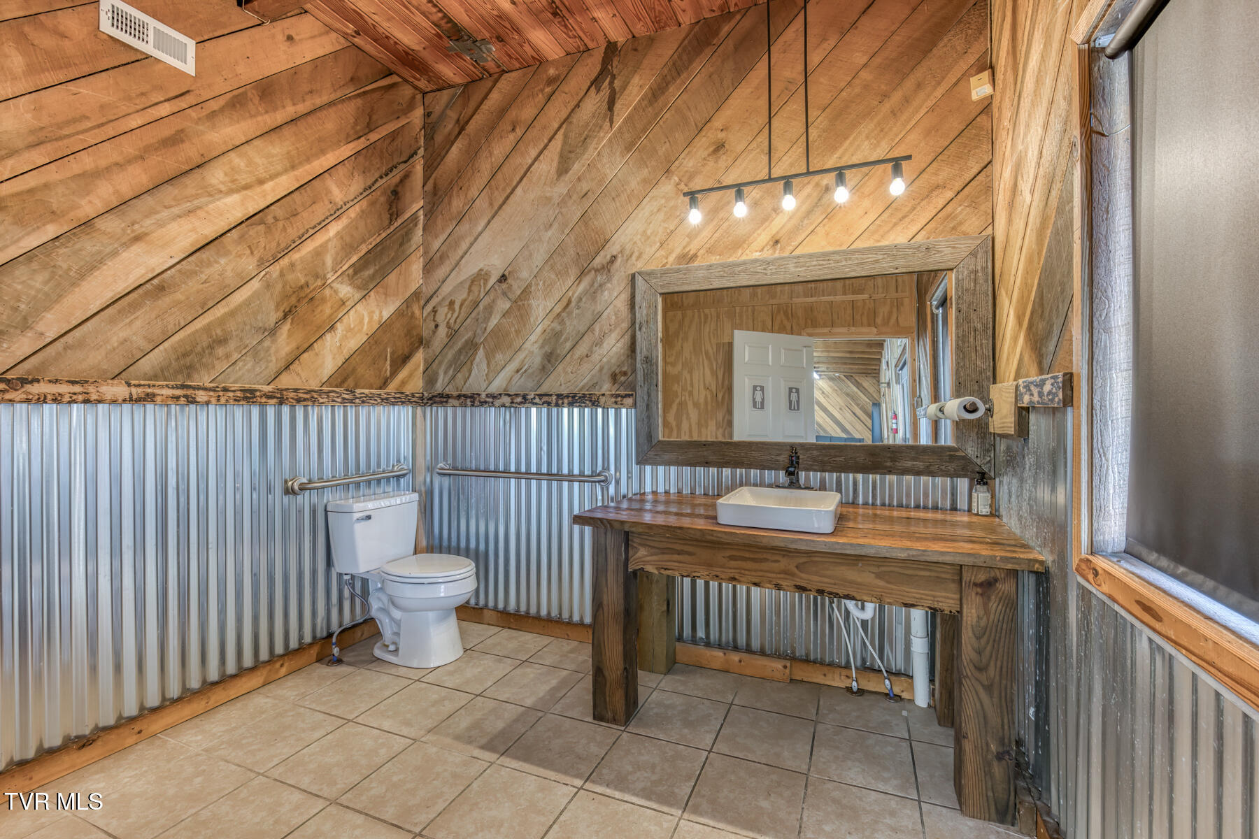 Johnson City, Tennessee 37615, United States, ,Residential,Active,228090