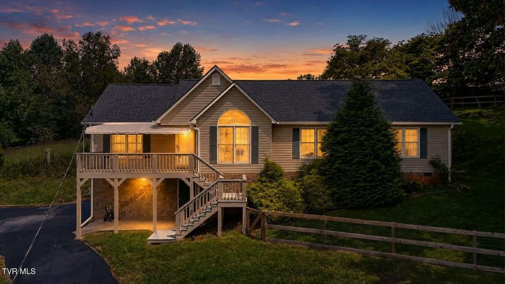 Photo of 113 Nave Hollow Loop, Elizabethton, TN 37643 (MLS # 9999814)