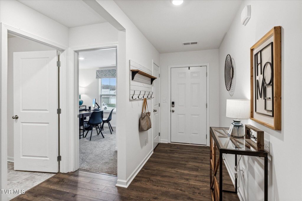 Photo of 248 Artist Avenue, Johnson City, TN 37615 (MLS # 9987042)