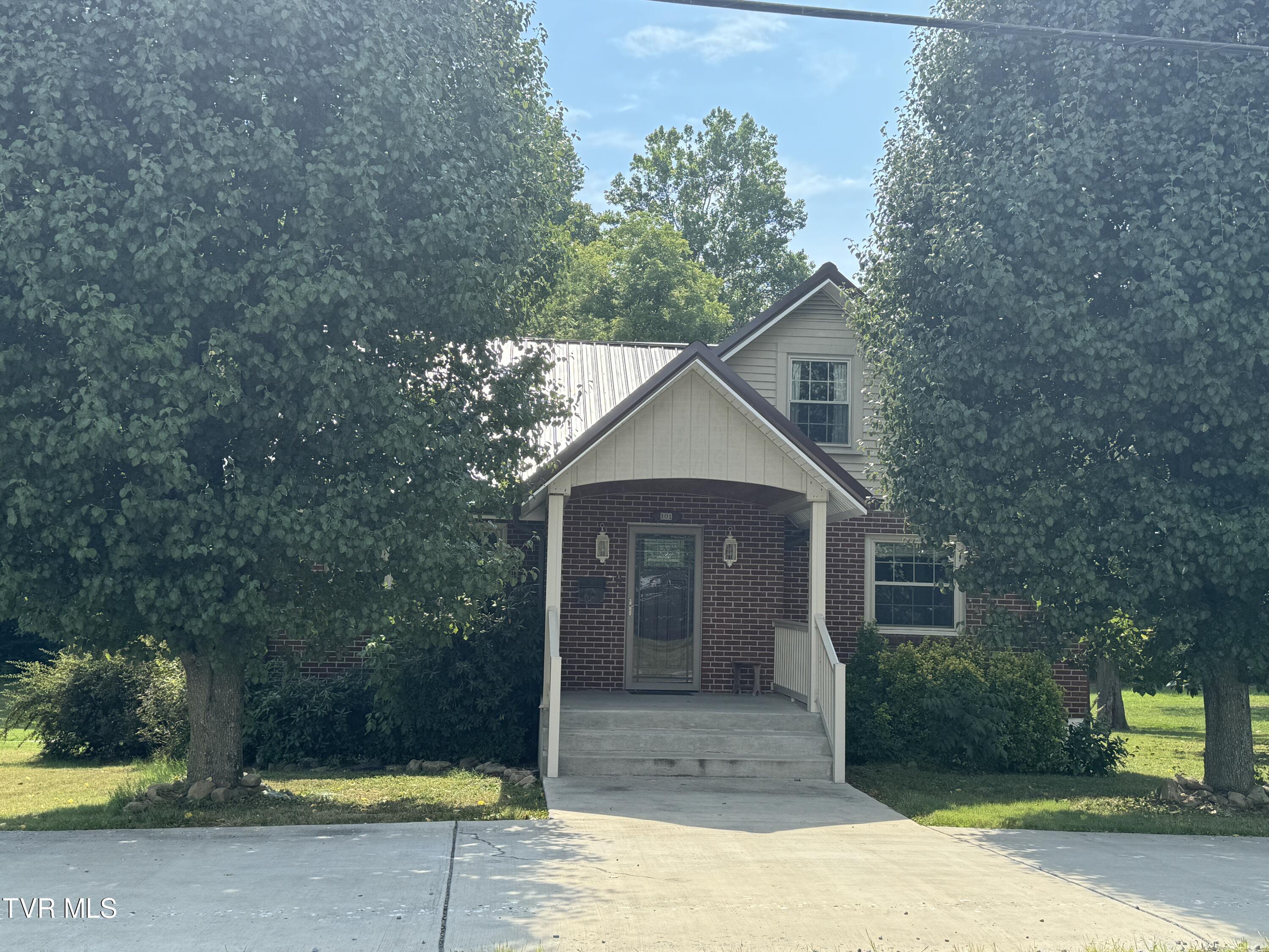 101 26th Street #S, Big Stone Gap, Virginia image 2