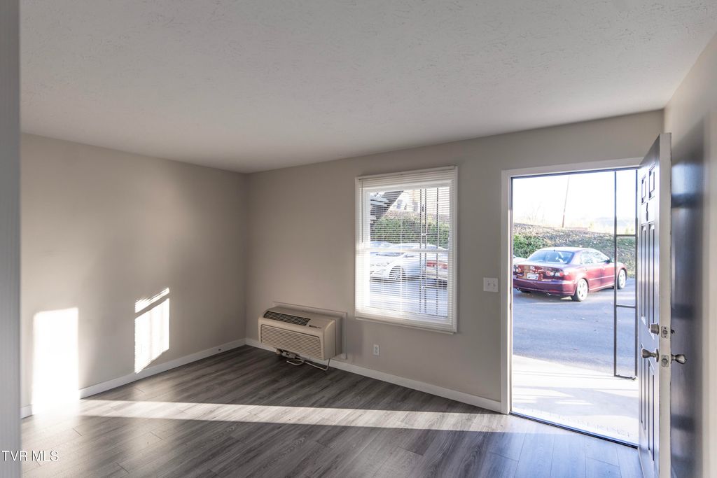 Photo of 105 Lemay Drive, Kingsport, TN 37664 (MLS # 9982363)