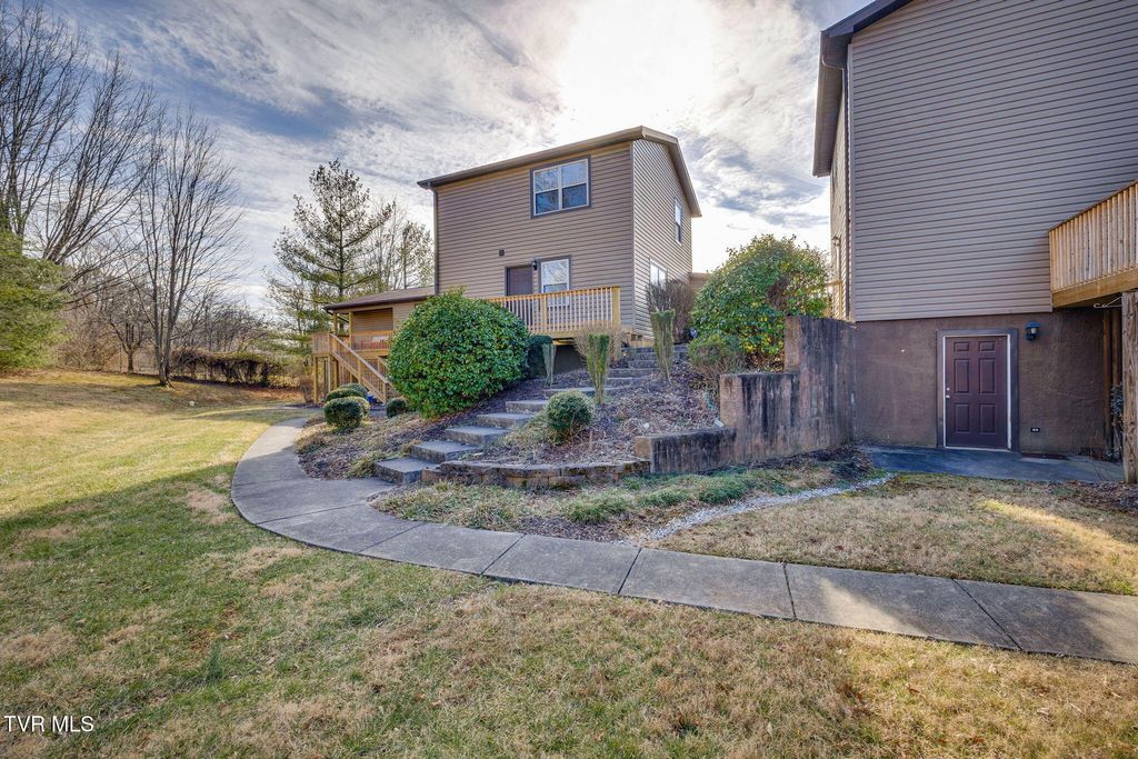 Photo of 516 Plymouth Road #D, Johnson City, TN 37604 (MLS # 9990520)