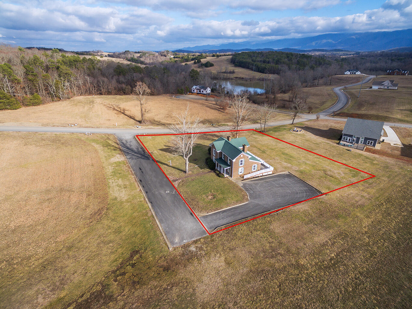 82 Links View Drive, Greeneville, Tennessee image 3