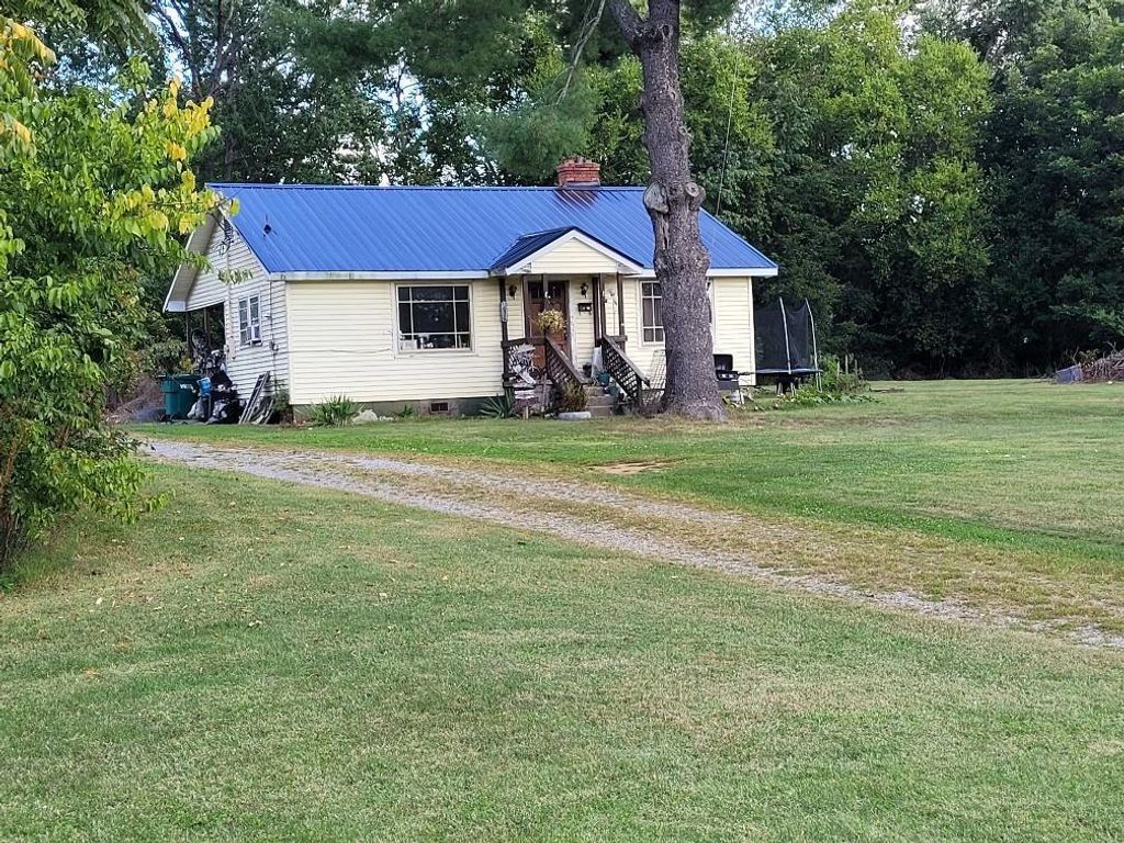 Photo of 11101120 Elm Avenue, Erwin, TN 37650 (MLS # 9957601)