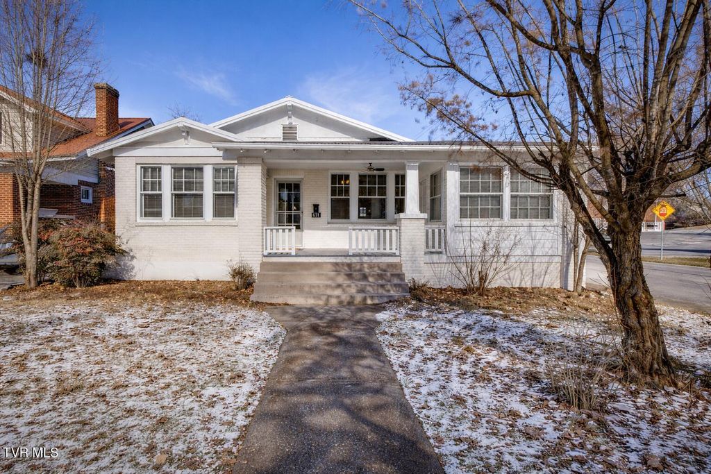 Photo of 631 Taylor Street, Bristol, TN 37620 (MLS # 9989301)