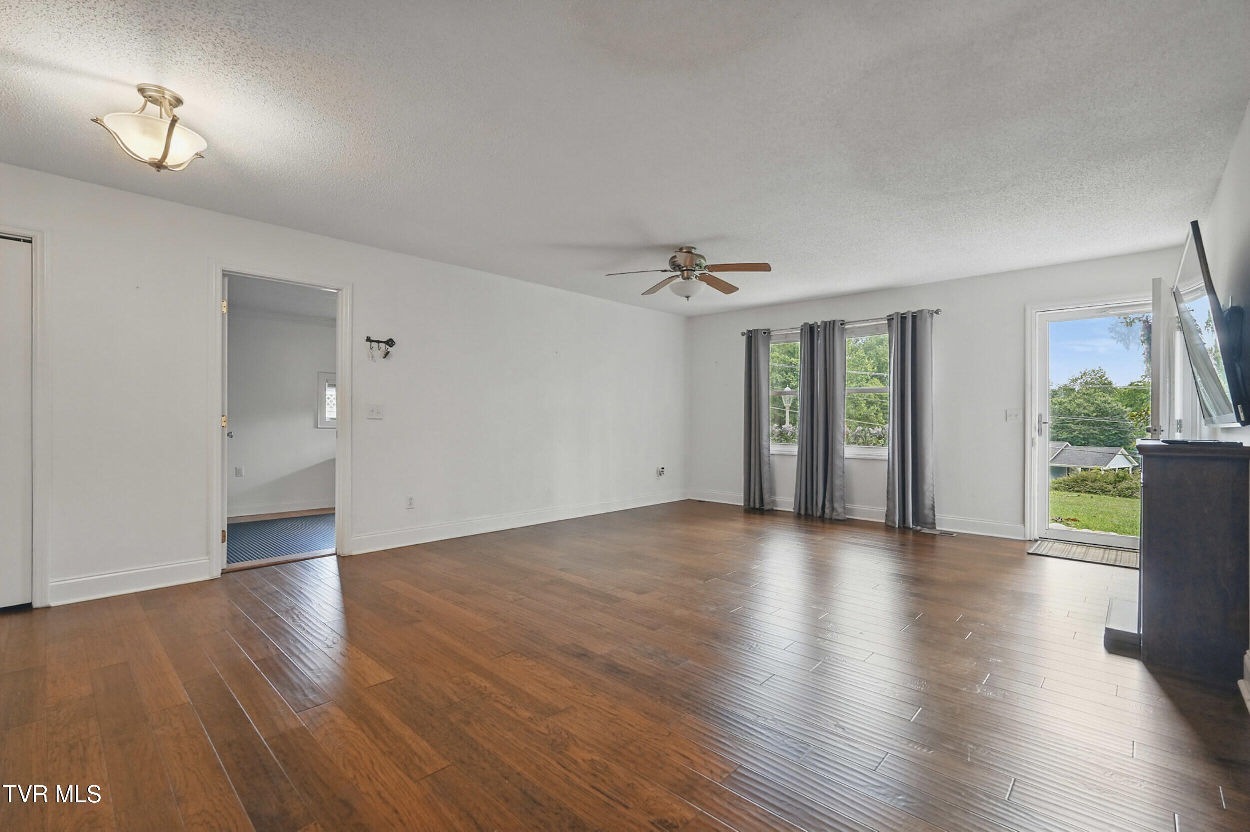 114 Hall Rd Rd, Jonesborough, Tennessee image 6